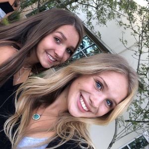 Meet your Posher, Lily